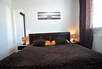 Saris Apartment *